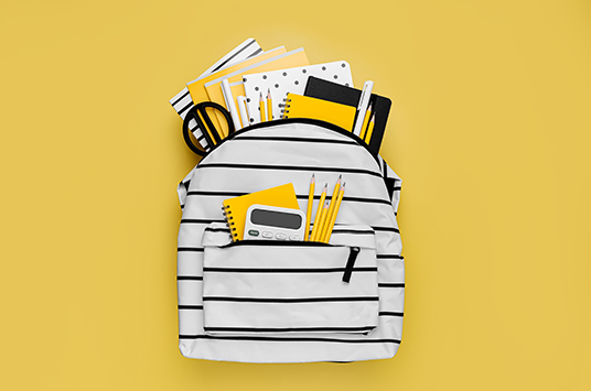 حقيبة مدرسية مع قرطاسية