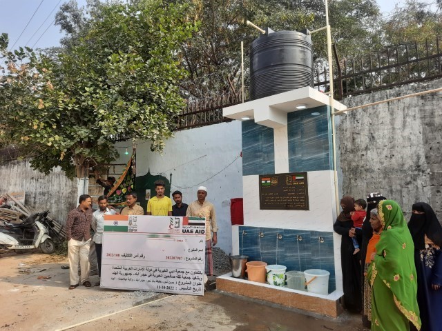 A Surface Well With An Electric Pump And A Tank Of 1000 Liters, A Depth Of 60 Meters, And Water Connection To Homes